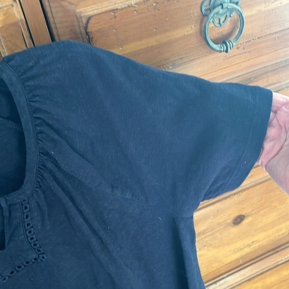 Talbots Women’s Black Tee Size Large EUC - Picture 3 of 8